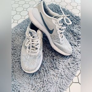 Nike Flex Contact Runners